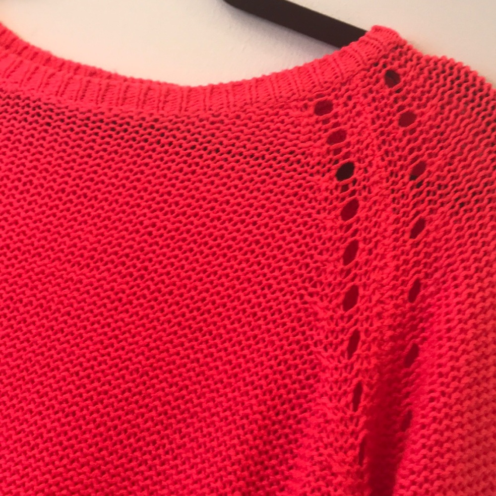 H&M SWEATER - Picture 3 of 6